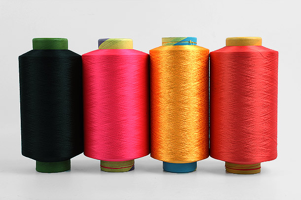 Polyesterfilamentgarn är en av de mest populära typerna av garn som används inom textilindustrin